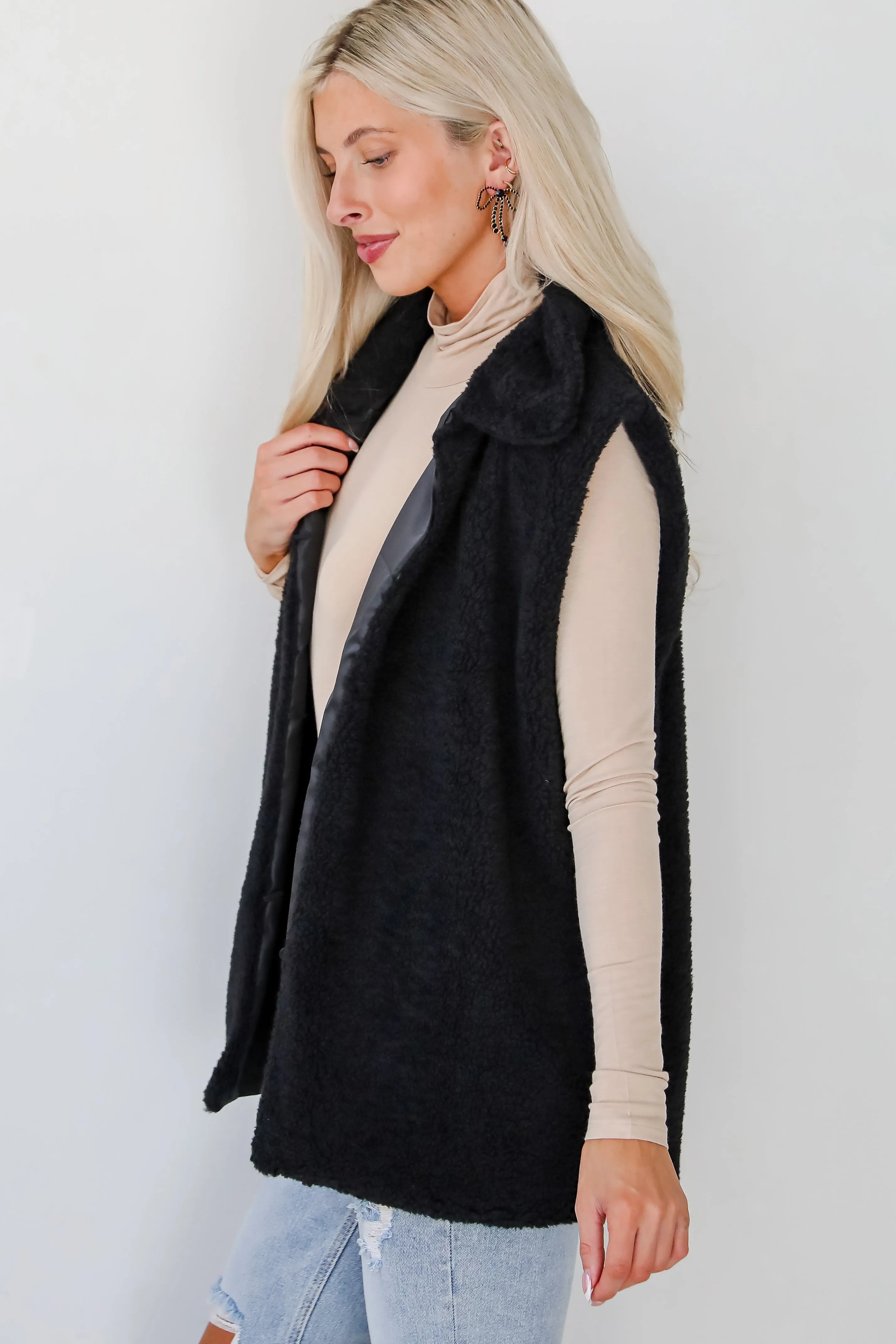 FINAL SALE - Coziest Crush Black Sherpa Vest - DOORBUSTER