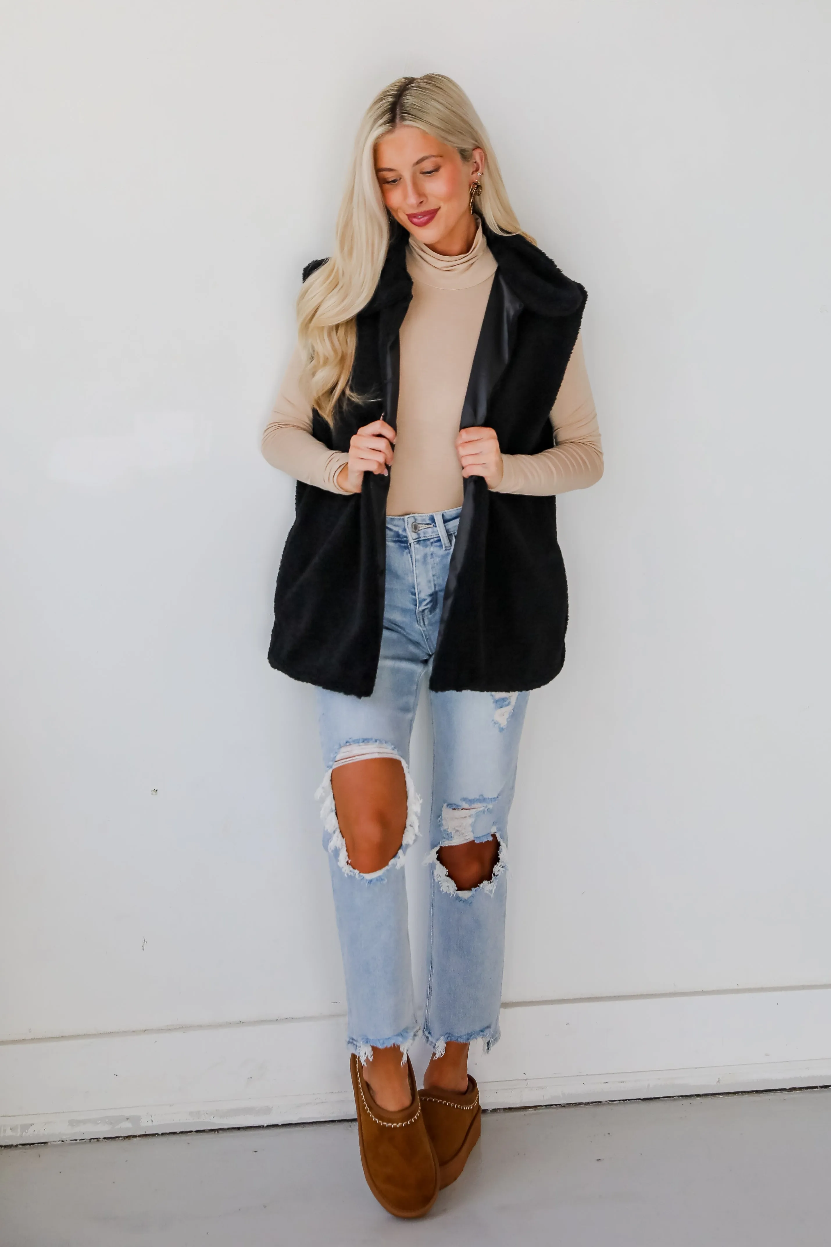 FINAL SALE - Coziest Crush Black Sherpa Vest - DOORBUSTER