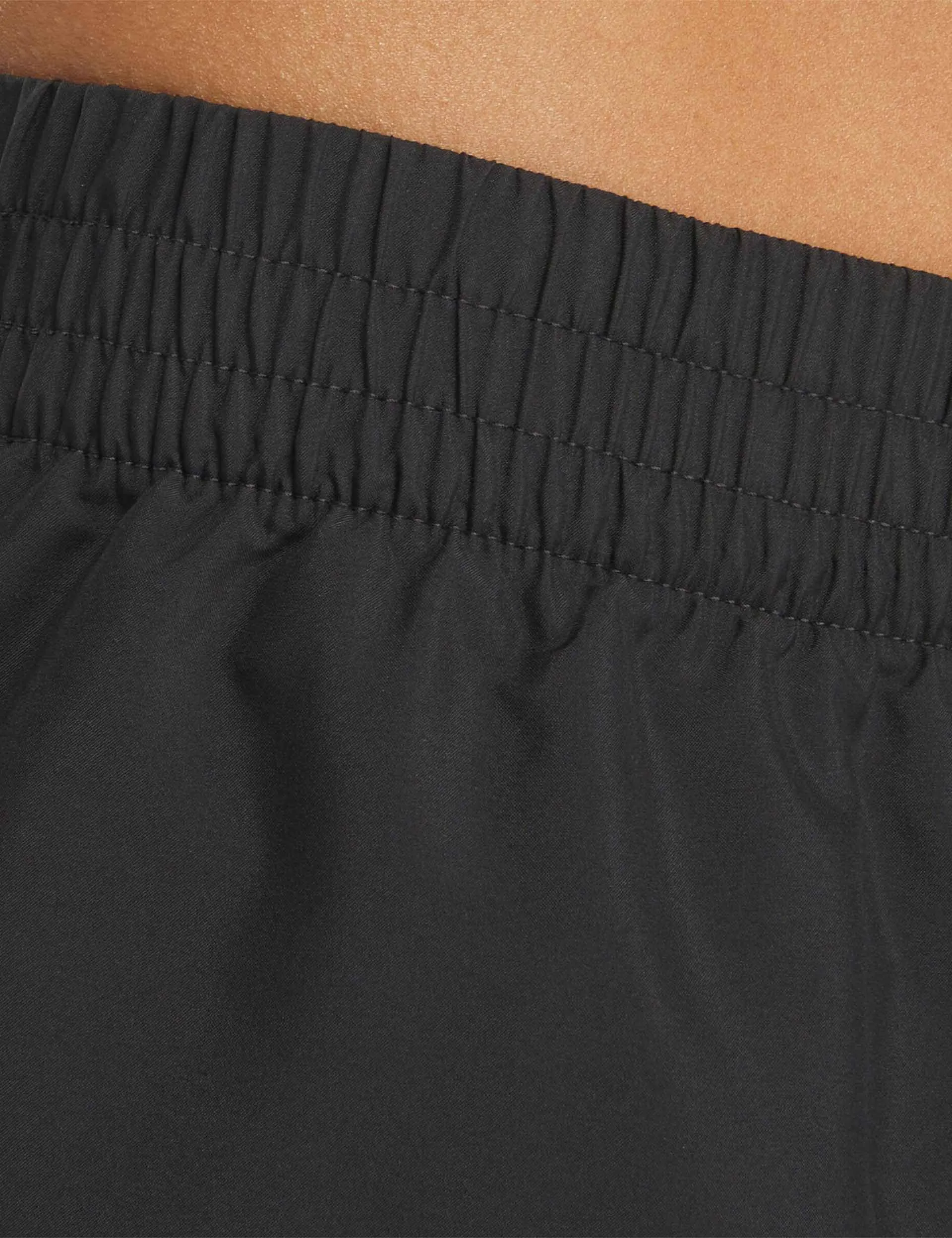 ID Train Woven Shorts 3" - Night Black
