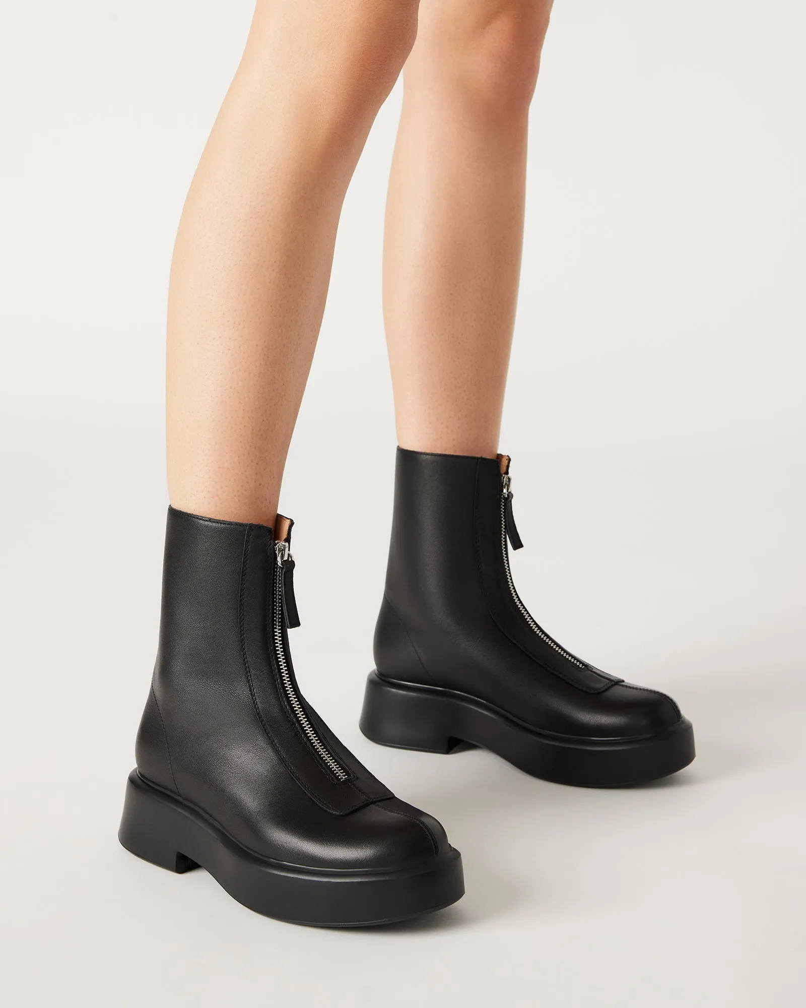 JONES BLACK LEATHER - BLACK LEATHER / 7 / 17 - SM REBOOTED