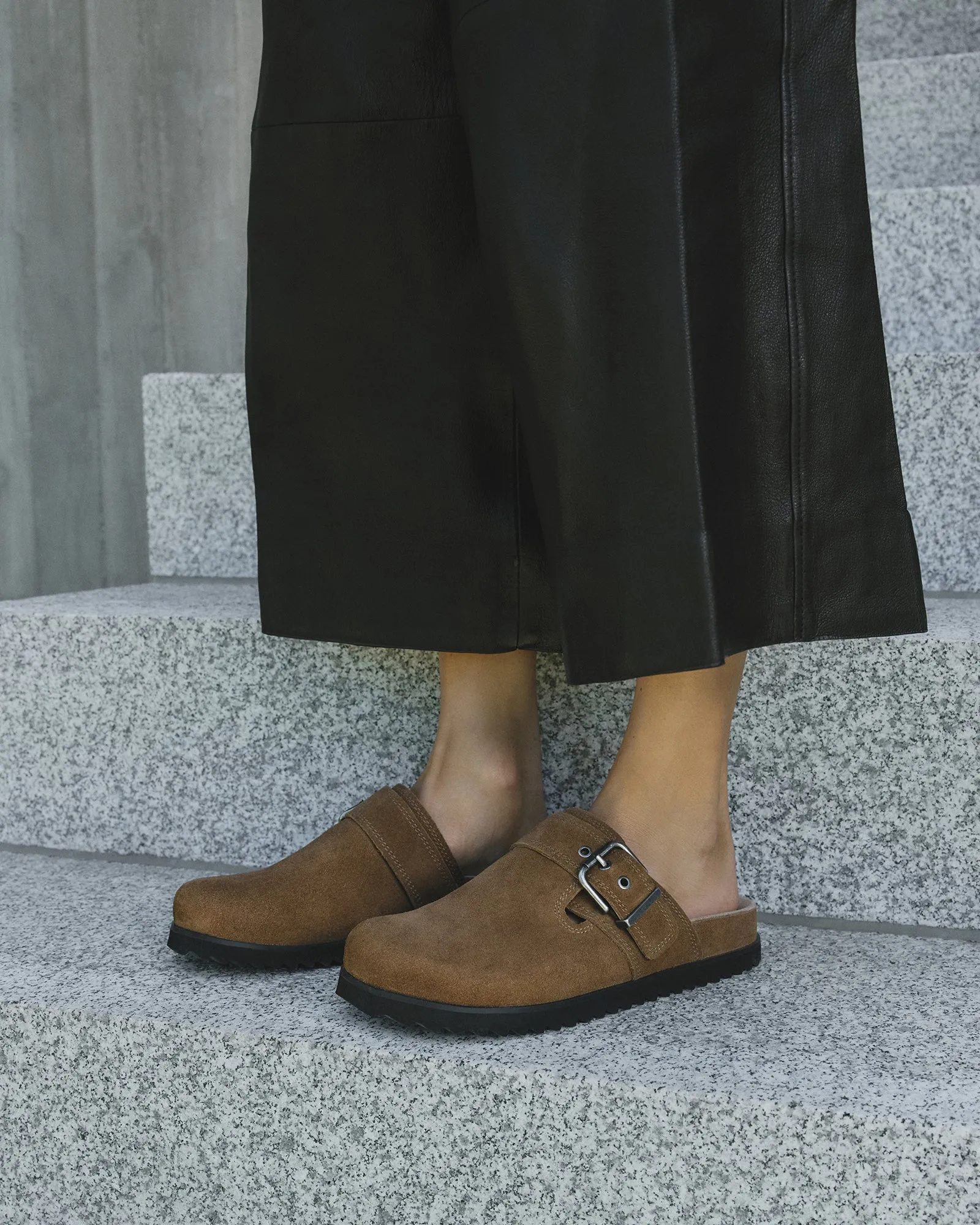 JUNO CASUAL FLATS BISCUIT SUEDE