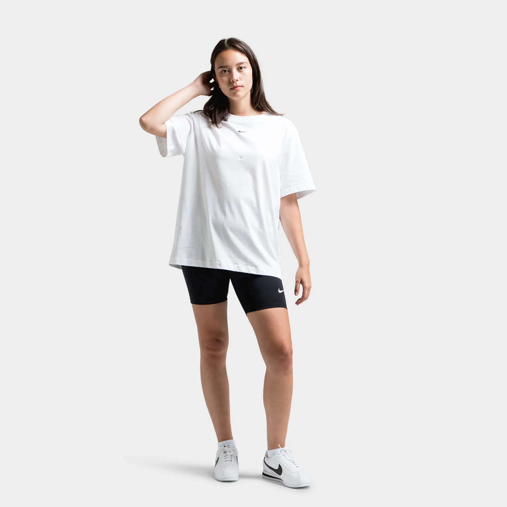 Nike Women's Essential T-Shirt White / Black