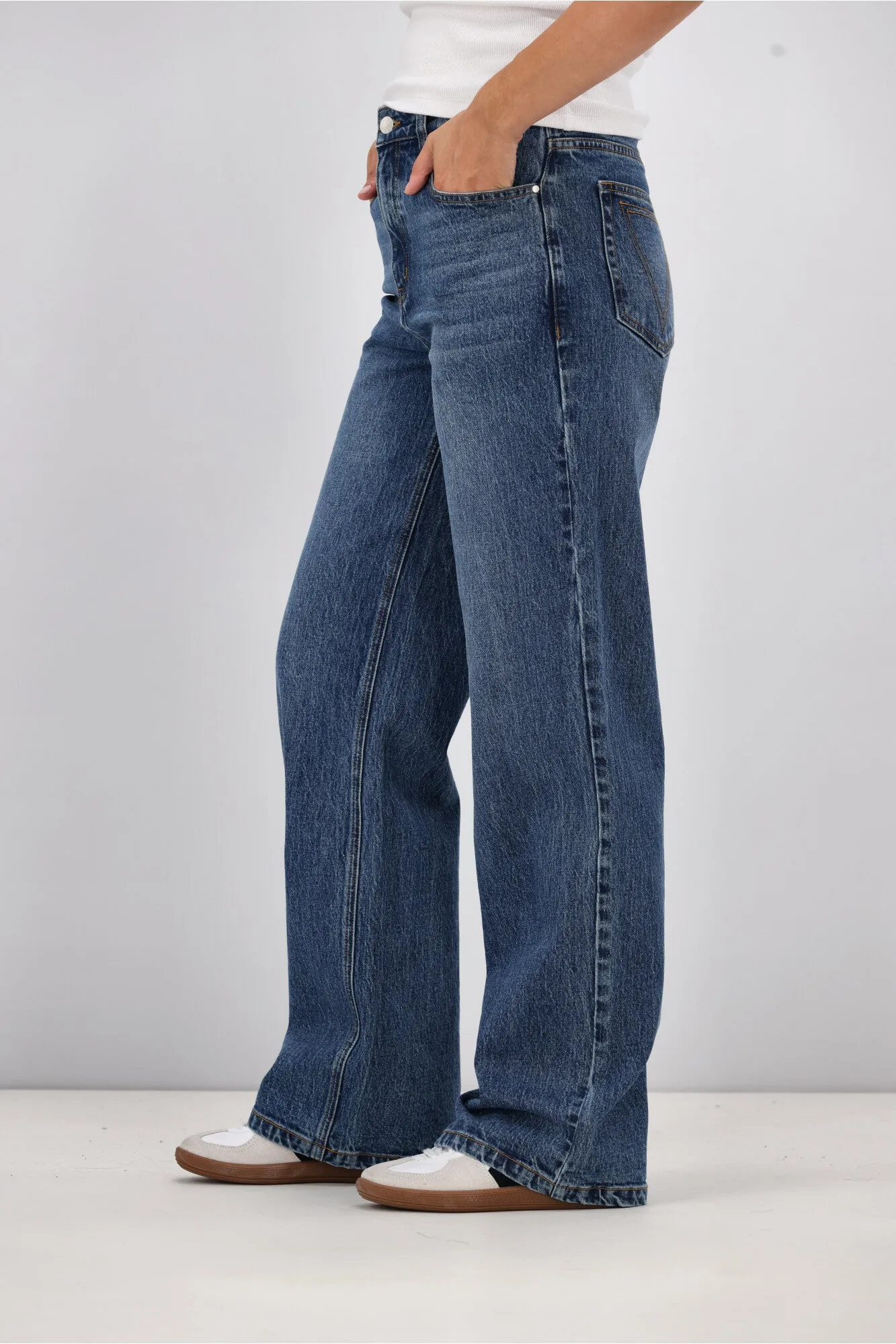 Shine On Label Chapel Classic Wide Leg Jeans Indigo