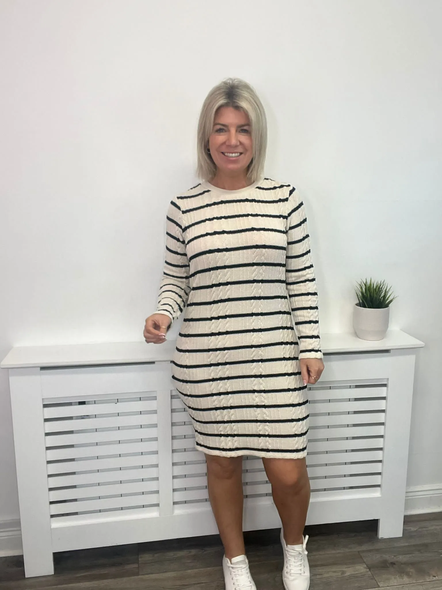 WILLOW SHORT KNIT DRESS (BIRCH/BLACK)